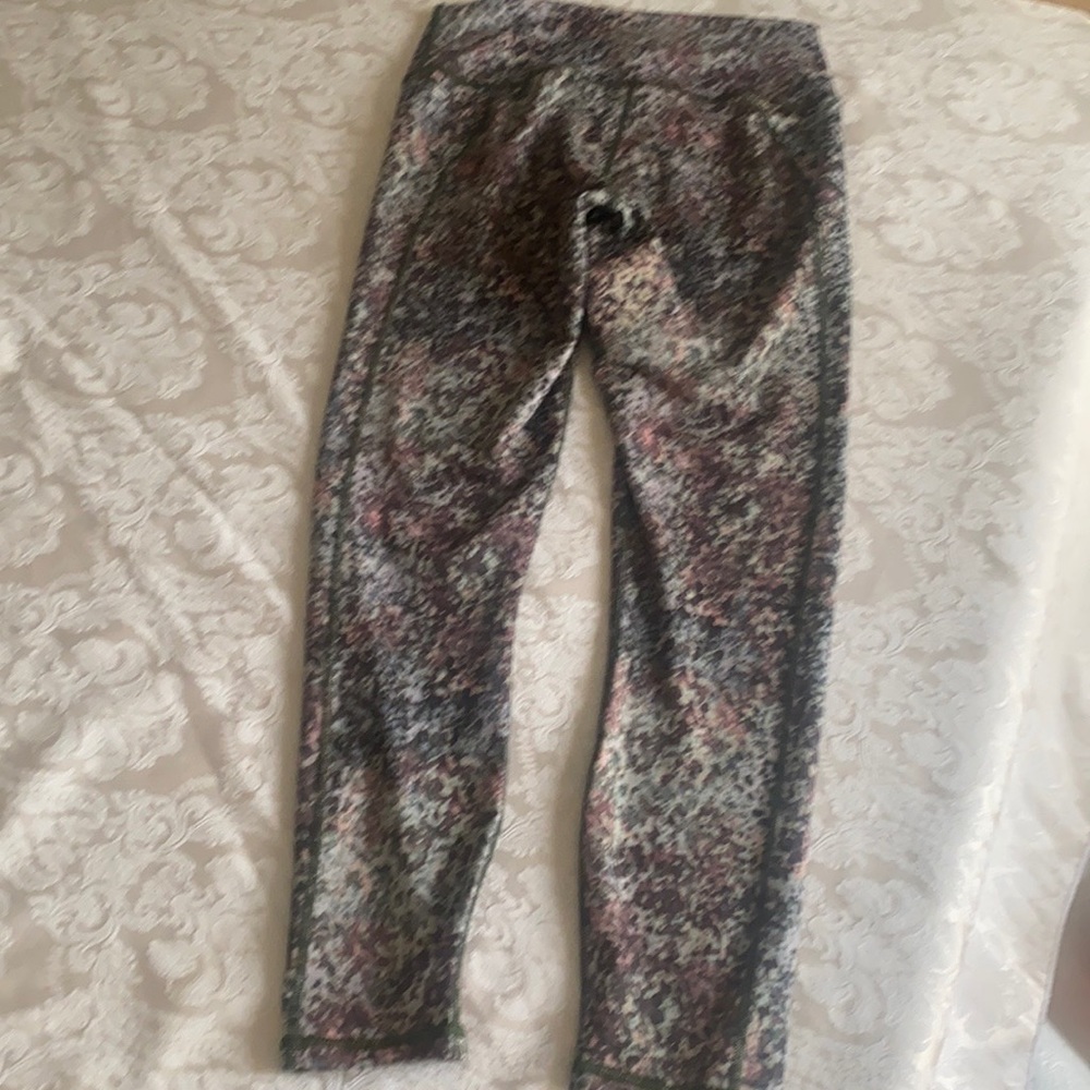 Camouflage Colors Printed Leggings By Fabletics, S - Picture 2 of 8